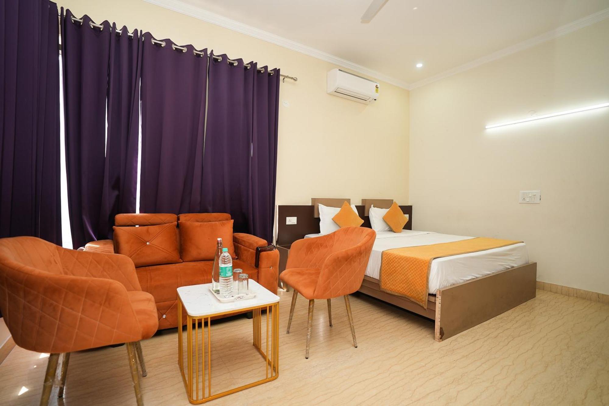 גורגאון Hotel A.P Residency מראה חיצוני תמונה
