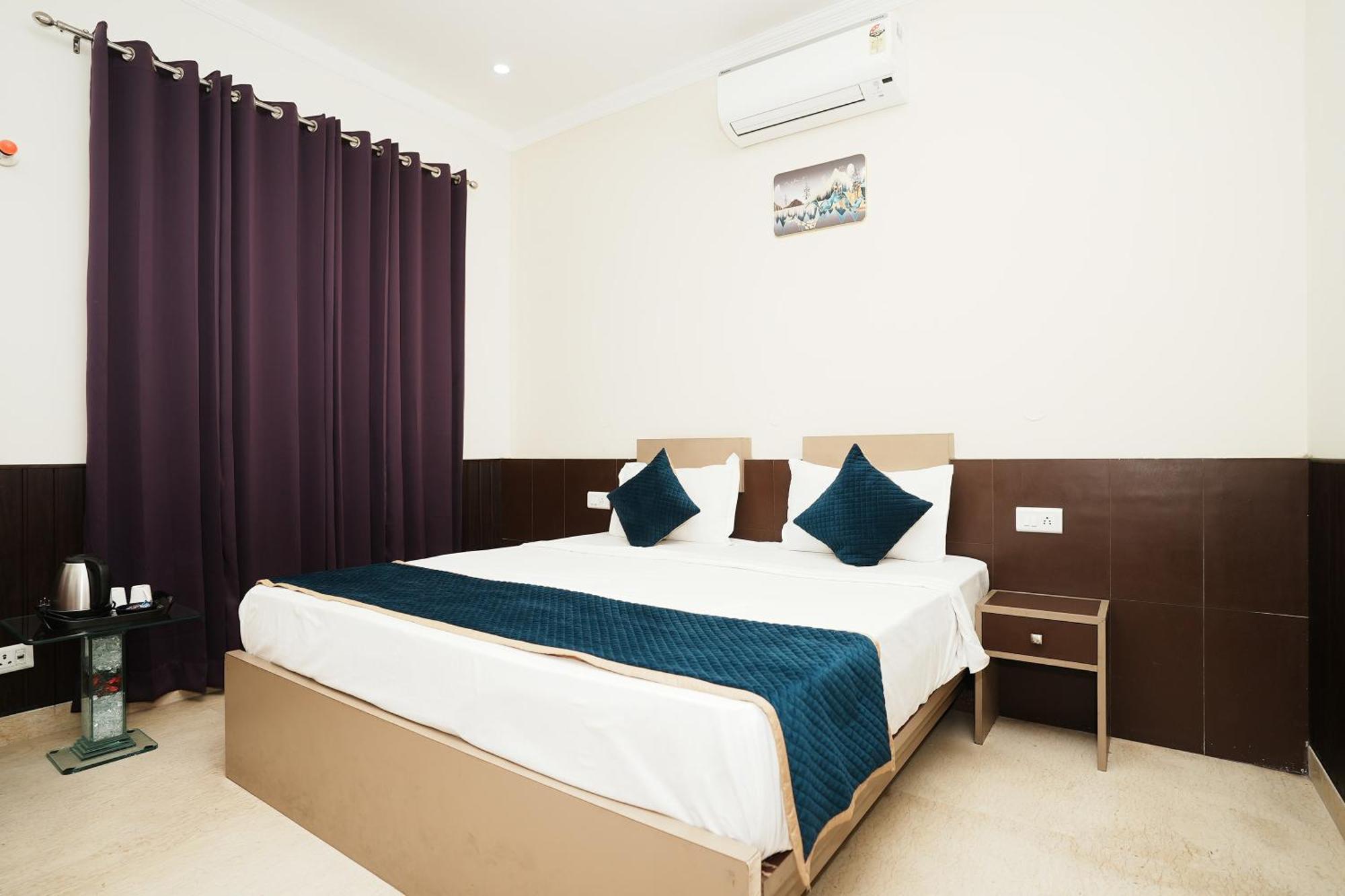 גורגאון Hotel A.P Residency מראה חיצוני תמונה