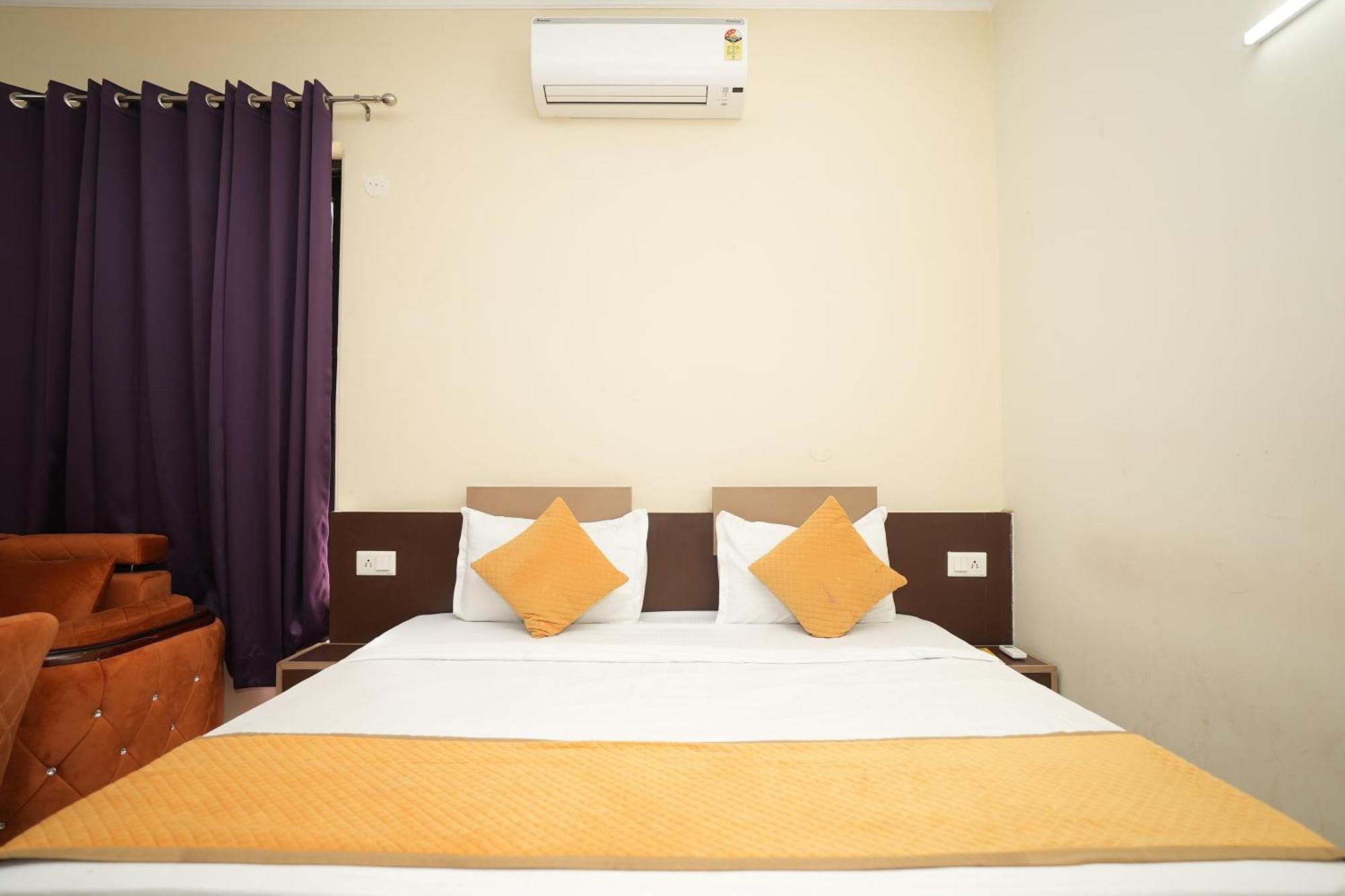 גורגאון Hotel A.P Residency מראה חיצוני תמונה