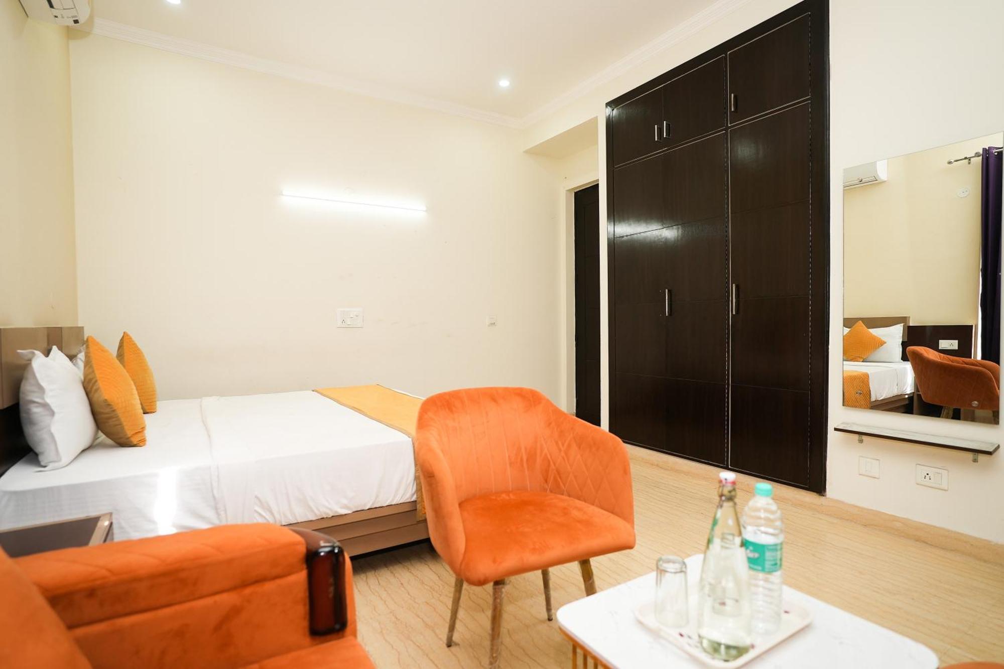גורגאון Hotel A.P Residency מראה חיצוני תמונה