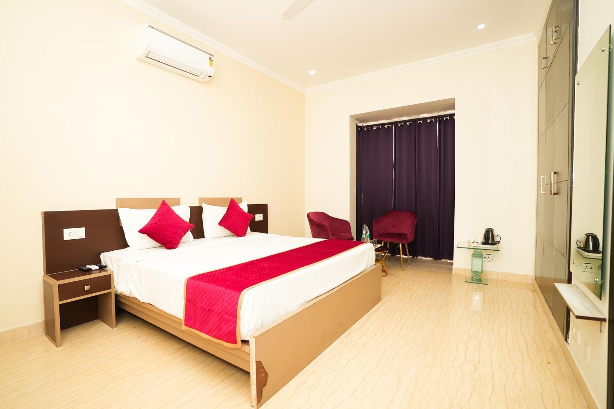 גורגאון Hotel A.P Residency מראה חיצוני תמונה
