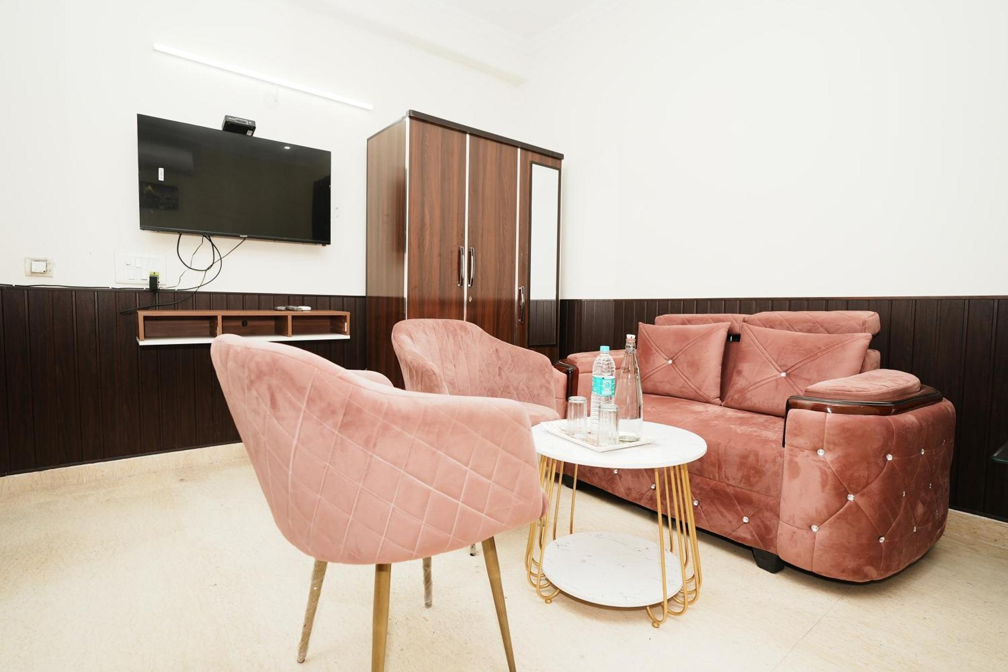 גורגאון Hotel A.P Residency מראה חיצוני תמונה